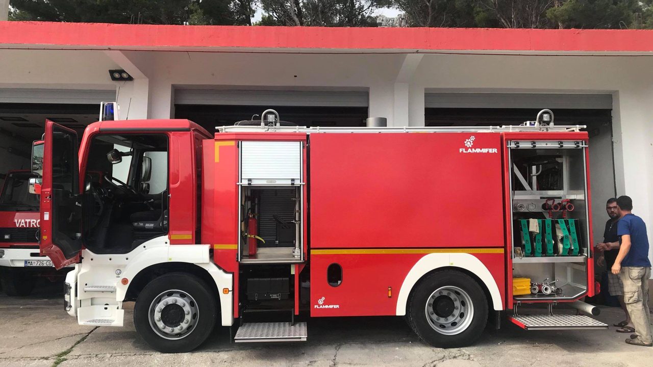 34014185_10212113193573393_163055345311154176_n