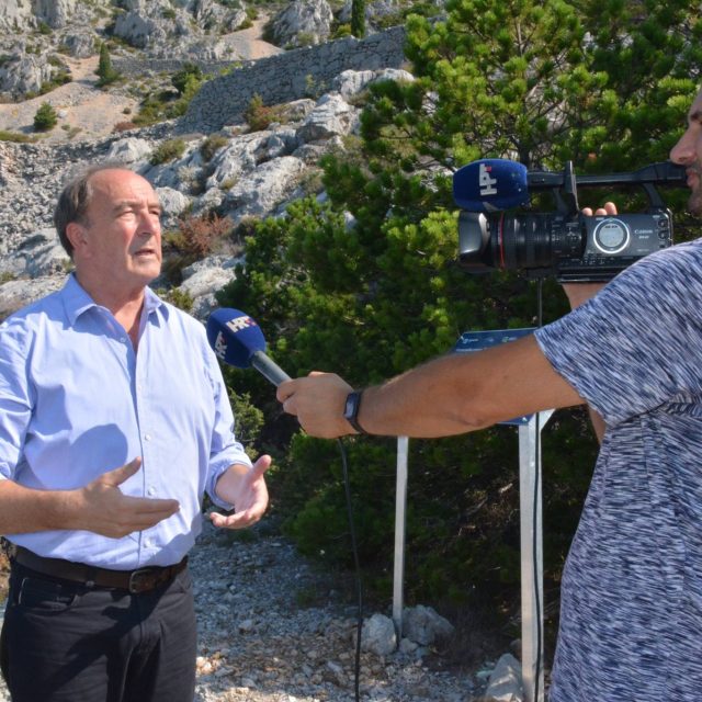 37053022_10212396505216007_6532409845763538944_n