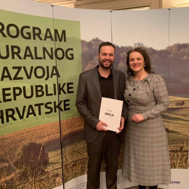 49005461_10213442290719991_251886783799754752_n 49005461_10213442290719991_251886783799754752_n