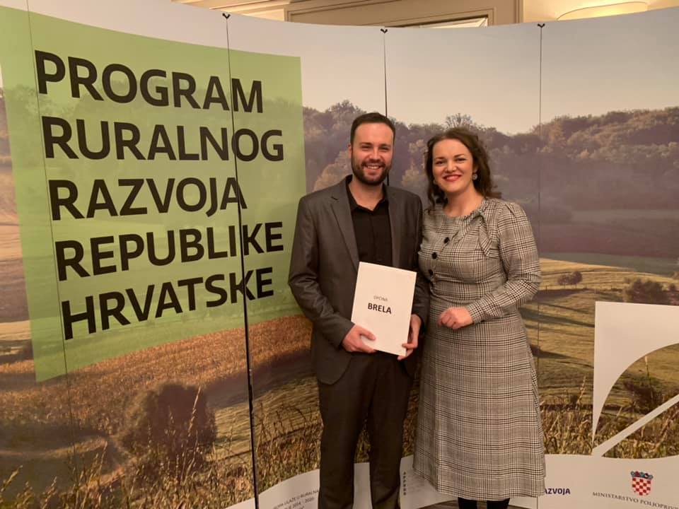 49005461_10213442290719991_251886783799754752_n